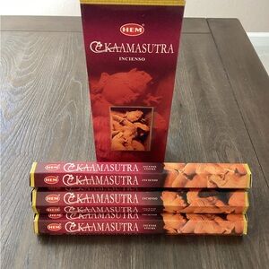Hem Kamasutra Incense in Red and Orange